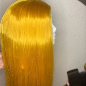 Yellow/ honey blonde wig
